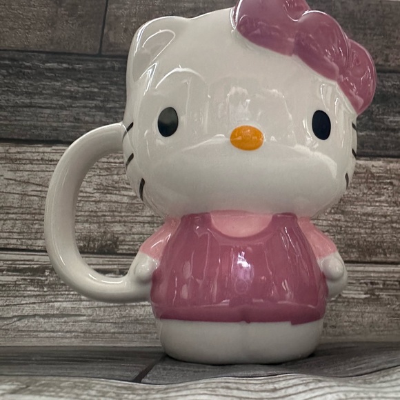 ⭐️🥳HOST PICK 🥳⭐️Hello Kitty pink Bow Full Body Mug - Picture 4 of 4